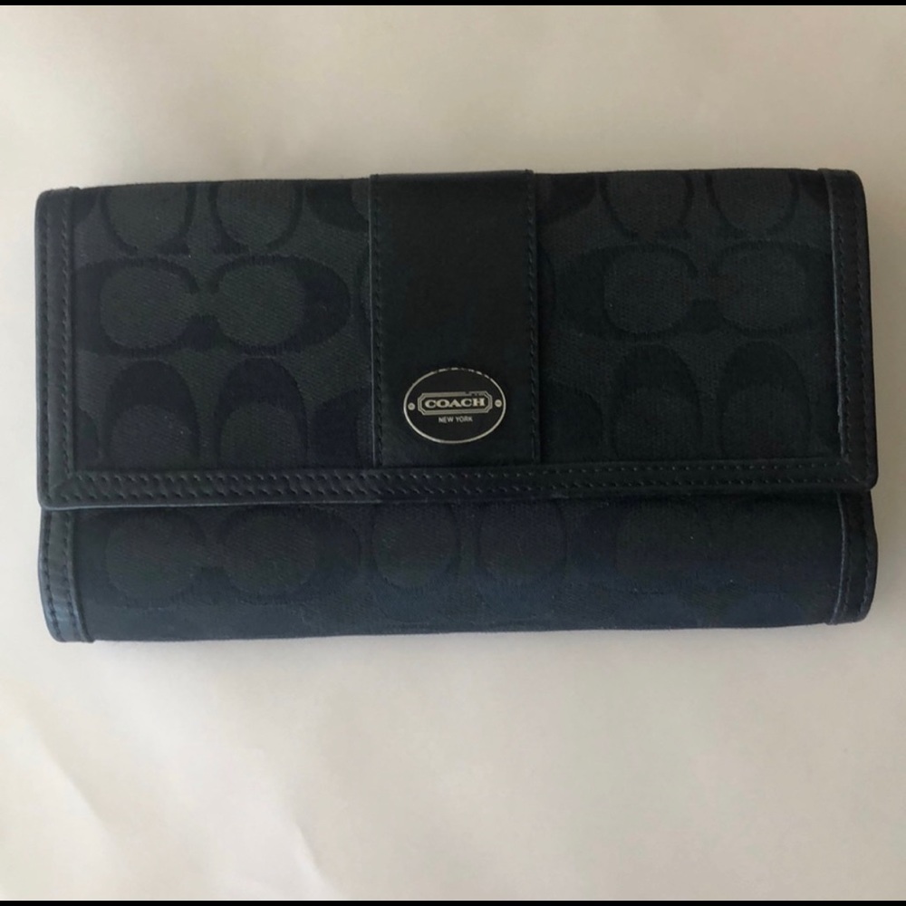 LARGE COACH WALLET